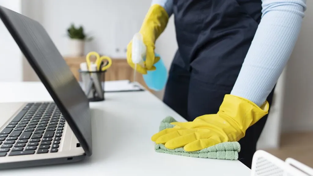 5 hábitos para mantener una oficina limpia 2 Cinco hábitos de limpieza para oficinas: limpiar zonas comunes