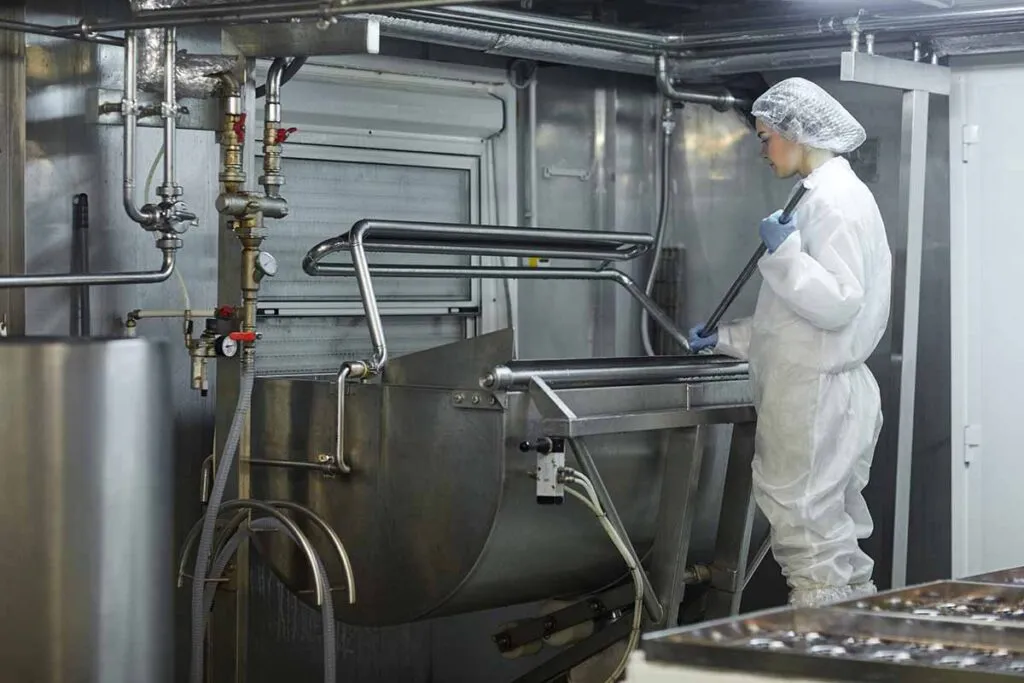 5 peligros de una mala limpieza en la industria alimentaria 2 Deterioro de máquinas a causa de mala limpieza en industria alimentaria