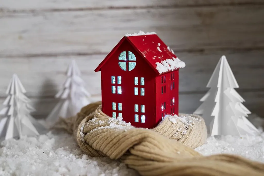 Cómo limpiar la casa antes de la cena de navidad 2 Juguetes para recoger antes de la cena de navidad